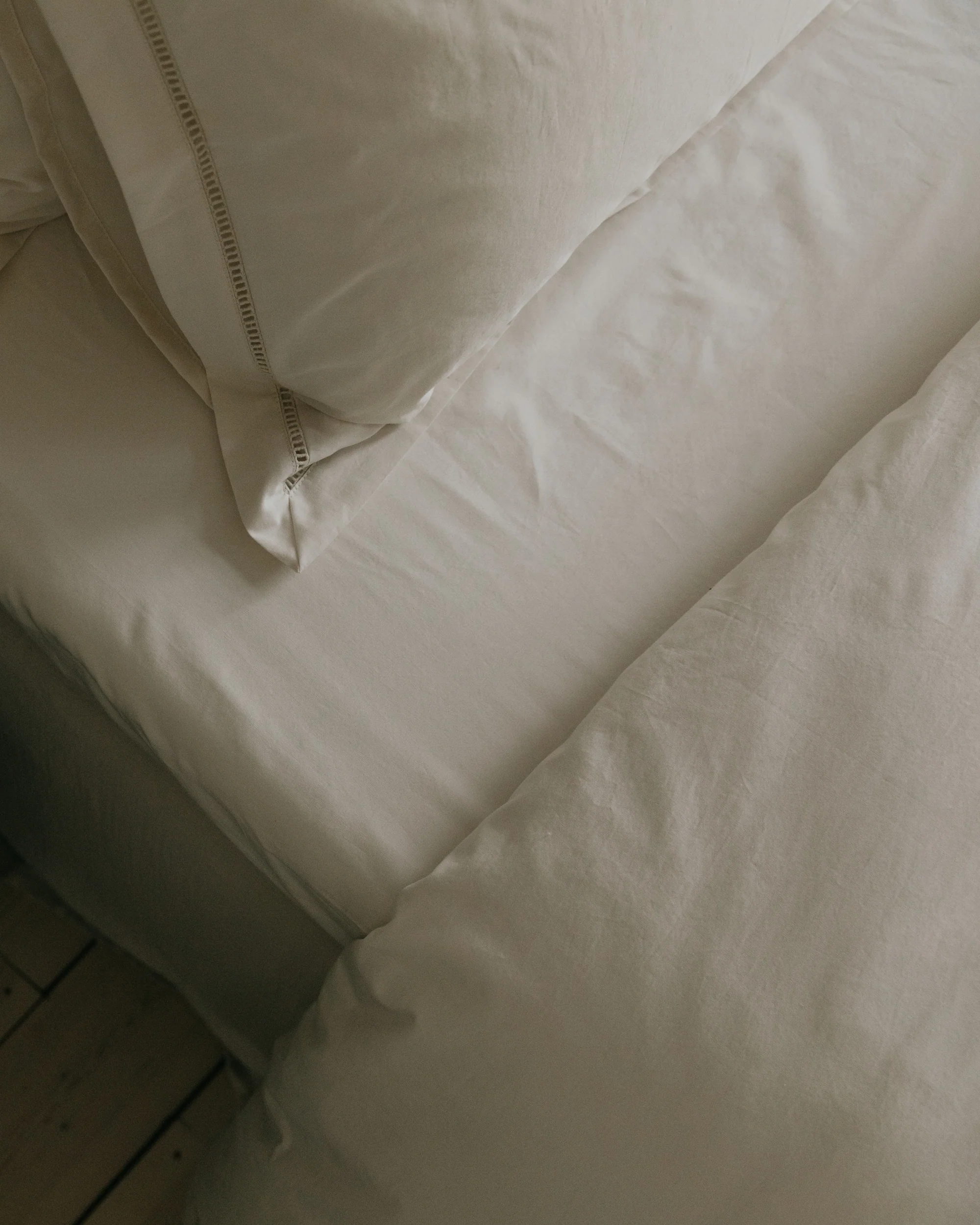 Ladder Lace Fitted Sheet - Image 3